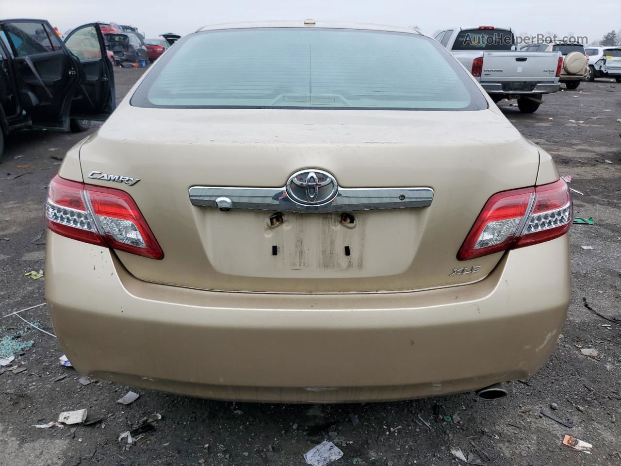 2011 Toyota Camry Base Золотой vin: 4T1BF3EK7BU222741