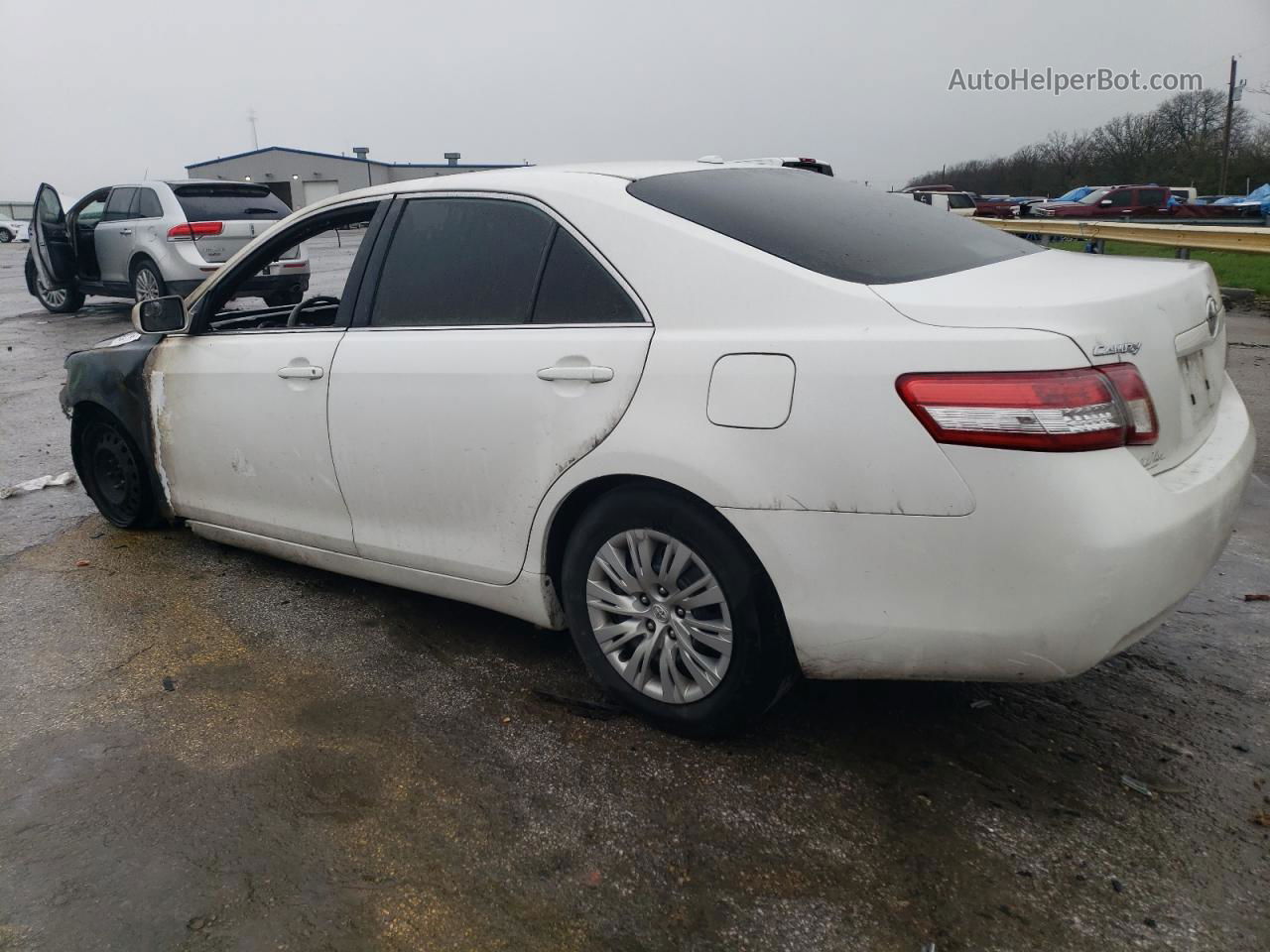 2011 Toyota Camry Base White vin: 4T1BF3EK7BU615624