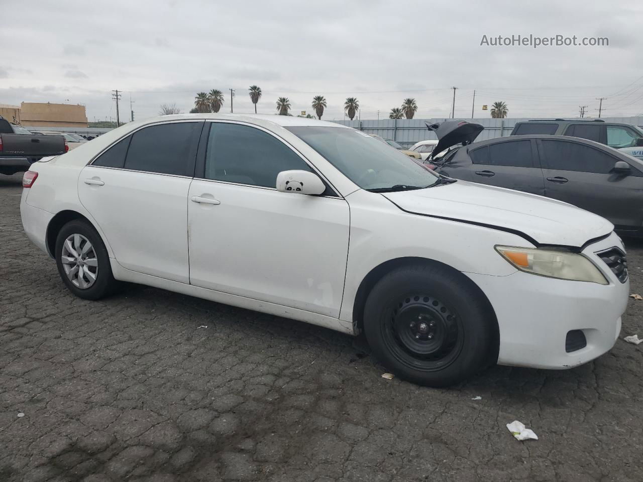 2011 Toyota Camry Base White vin: 4T1BF3EK7BU680733