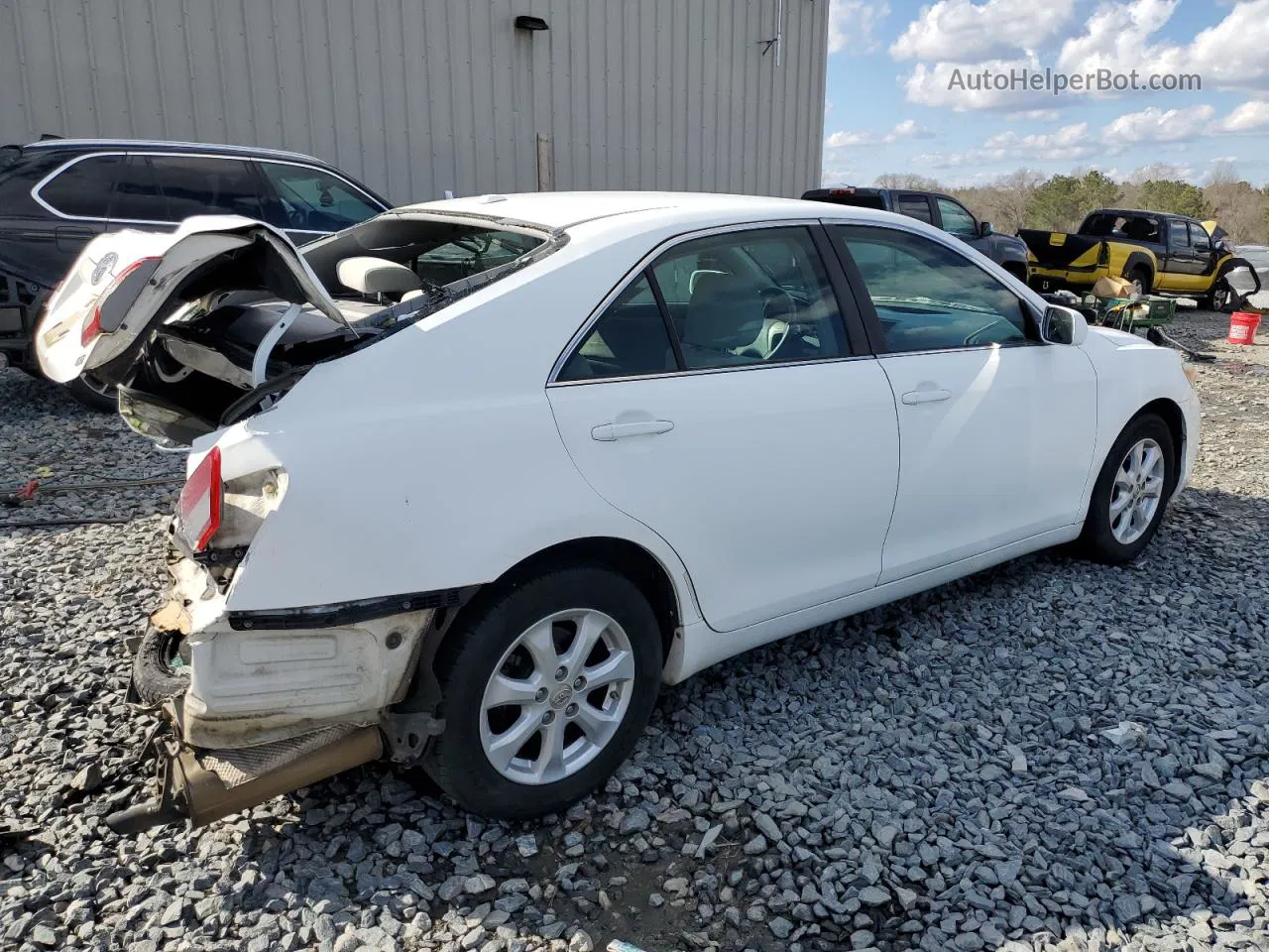 2011 Toyota Camry Base White vin: 4T1BF3EK9BU639245