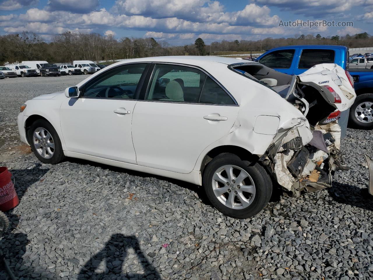 2011 Toyota Camry Base White vin: 4T1BF3EK9BU639245