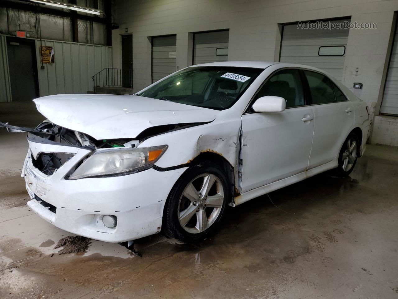 2011 Toyota Camry Base White vin: 4T1BF3EK9BU680524