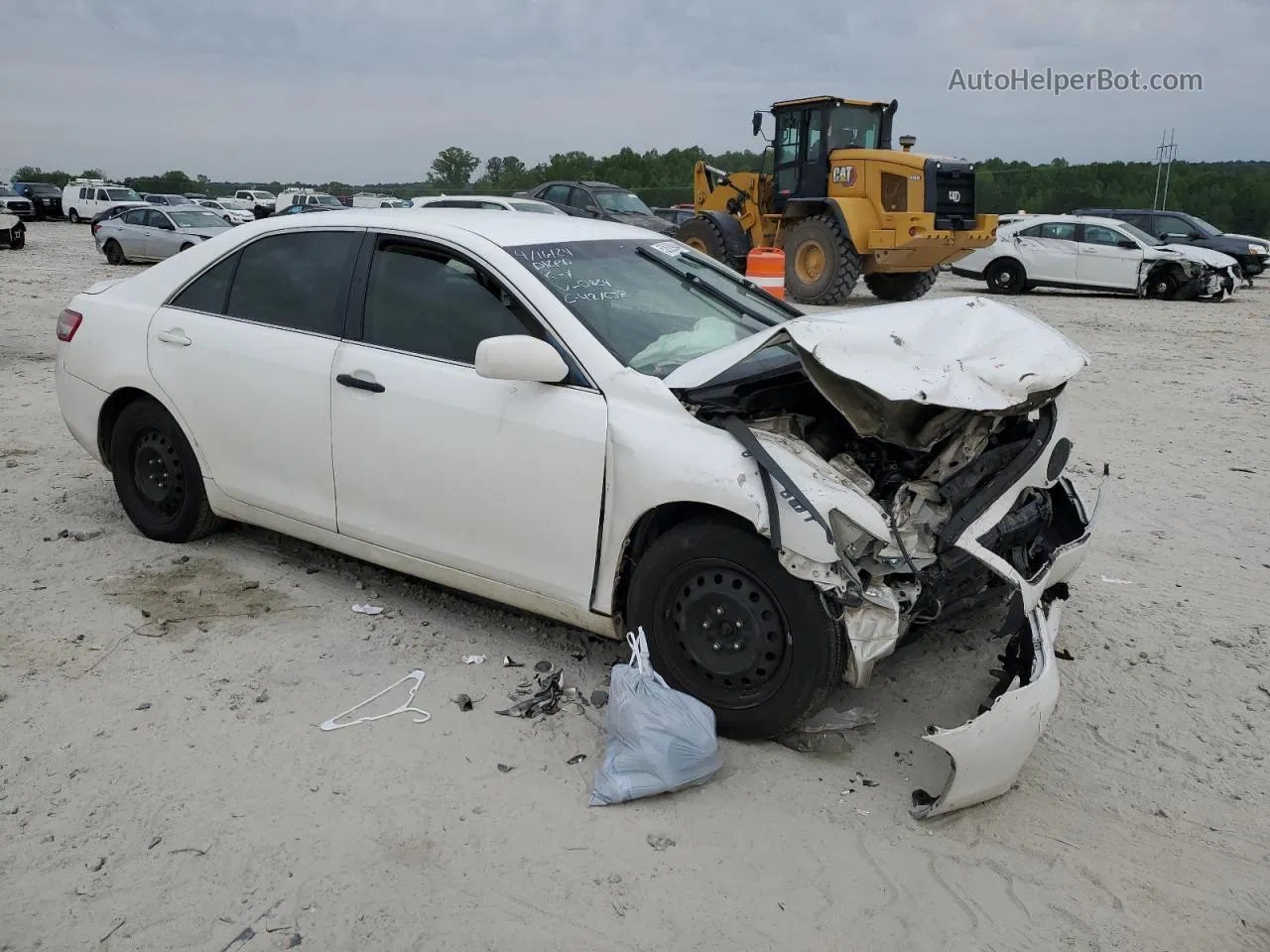 2011 Toyota Camry Base White vin: 4T1BF3EK9BU730824