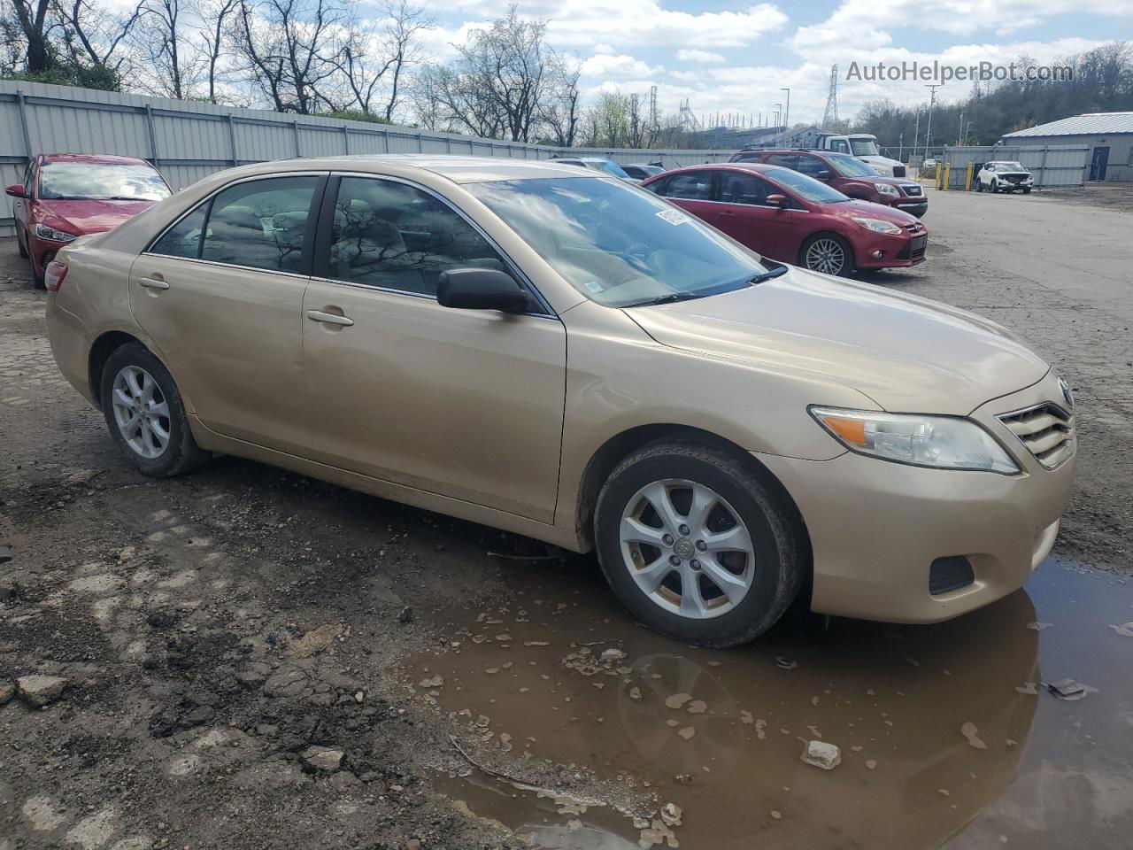 2013 Toyota Camry Base Золотой vin: 4T1BF3EKXBU230249