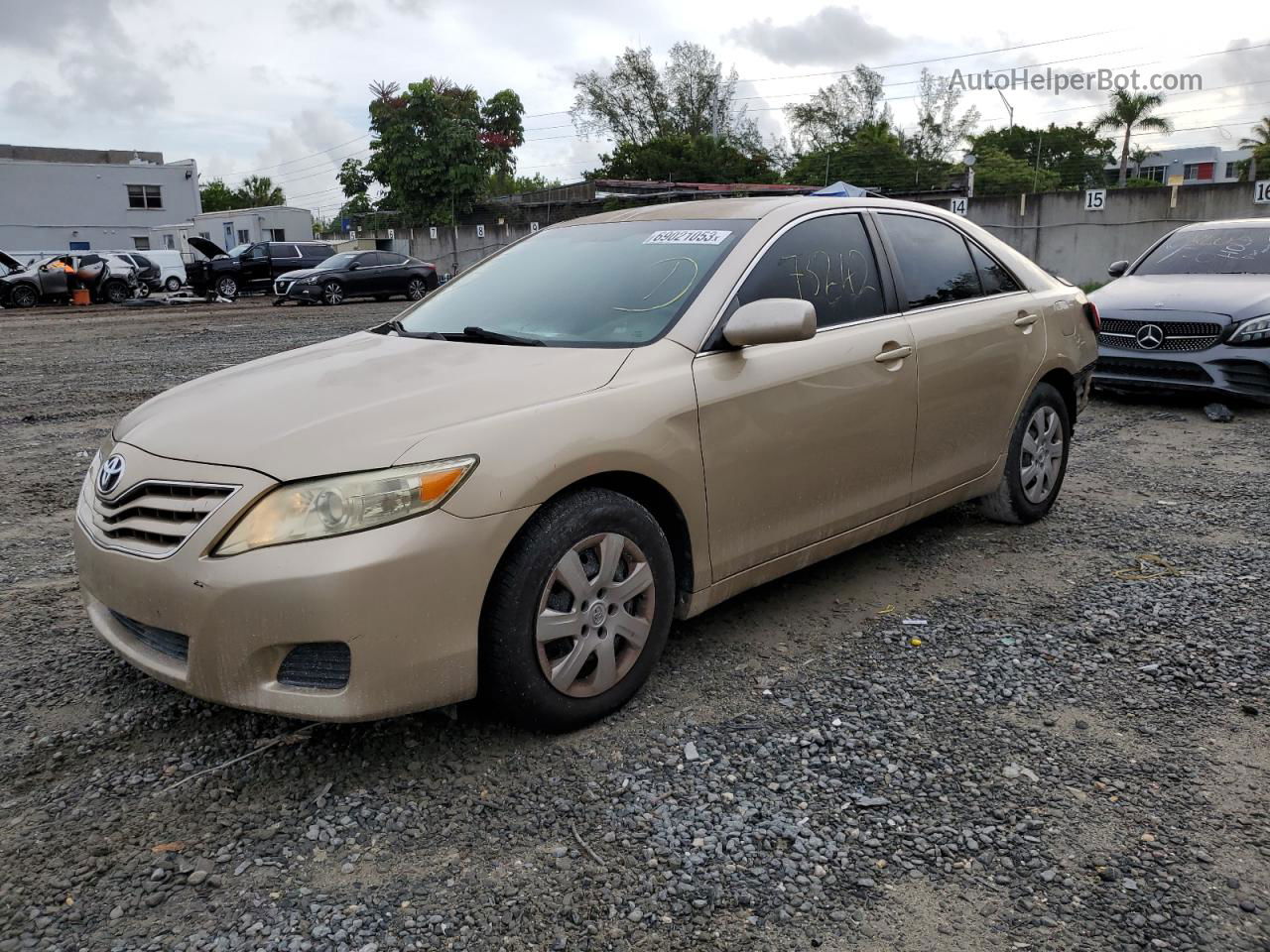 2011 Toyota Camry Base Gold vin: 4T1BF3EKXBU603144