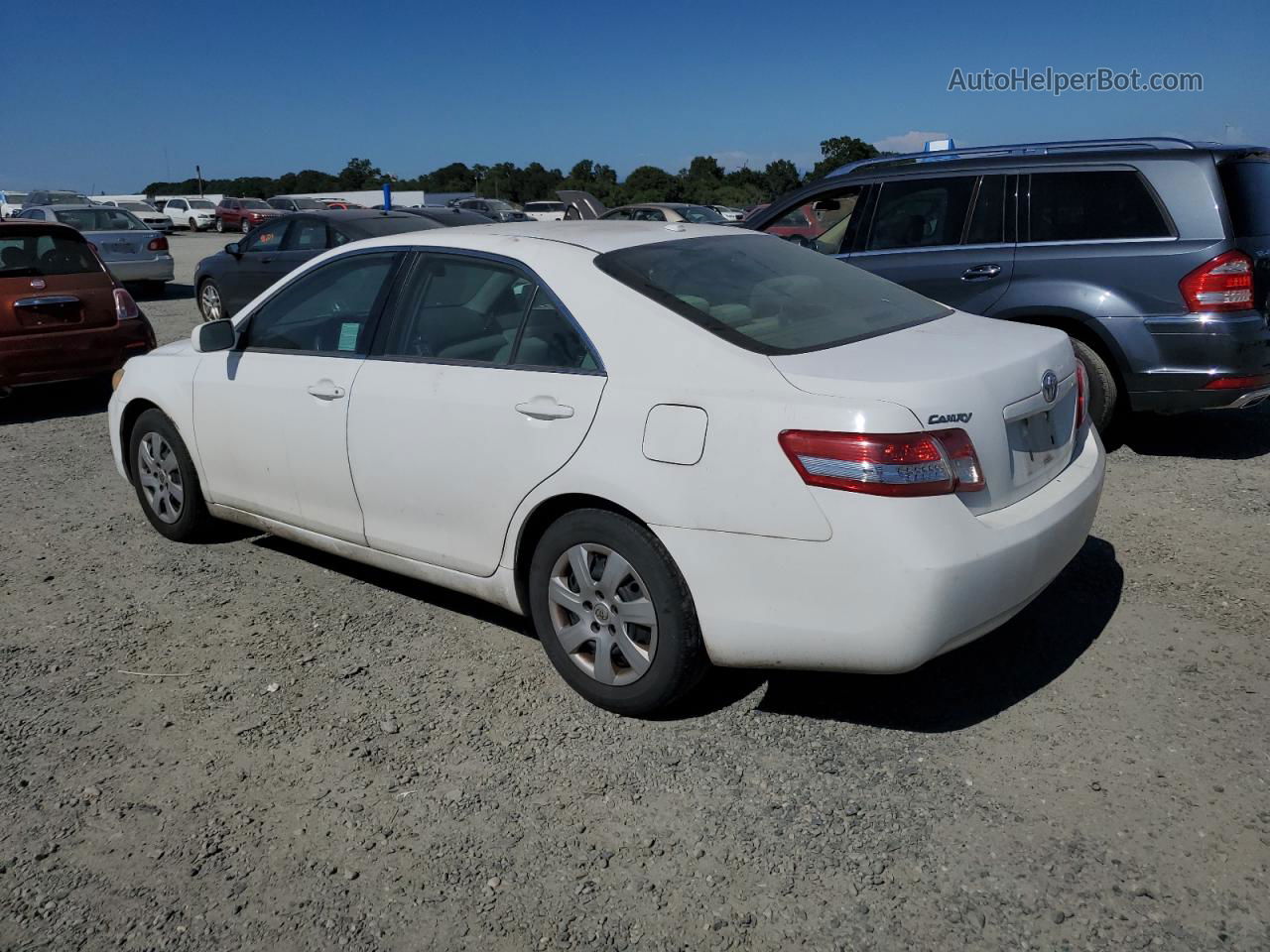 2011 Toyota Camry Base White vin: 4T1BF3EKXBU713918