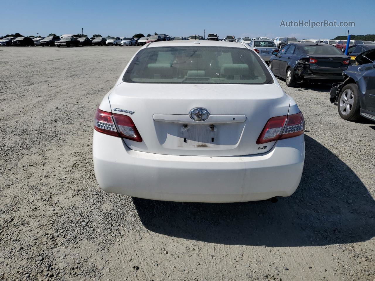 2011 Toyota Camry Base White vin: 4T1BF3EKXBU713918