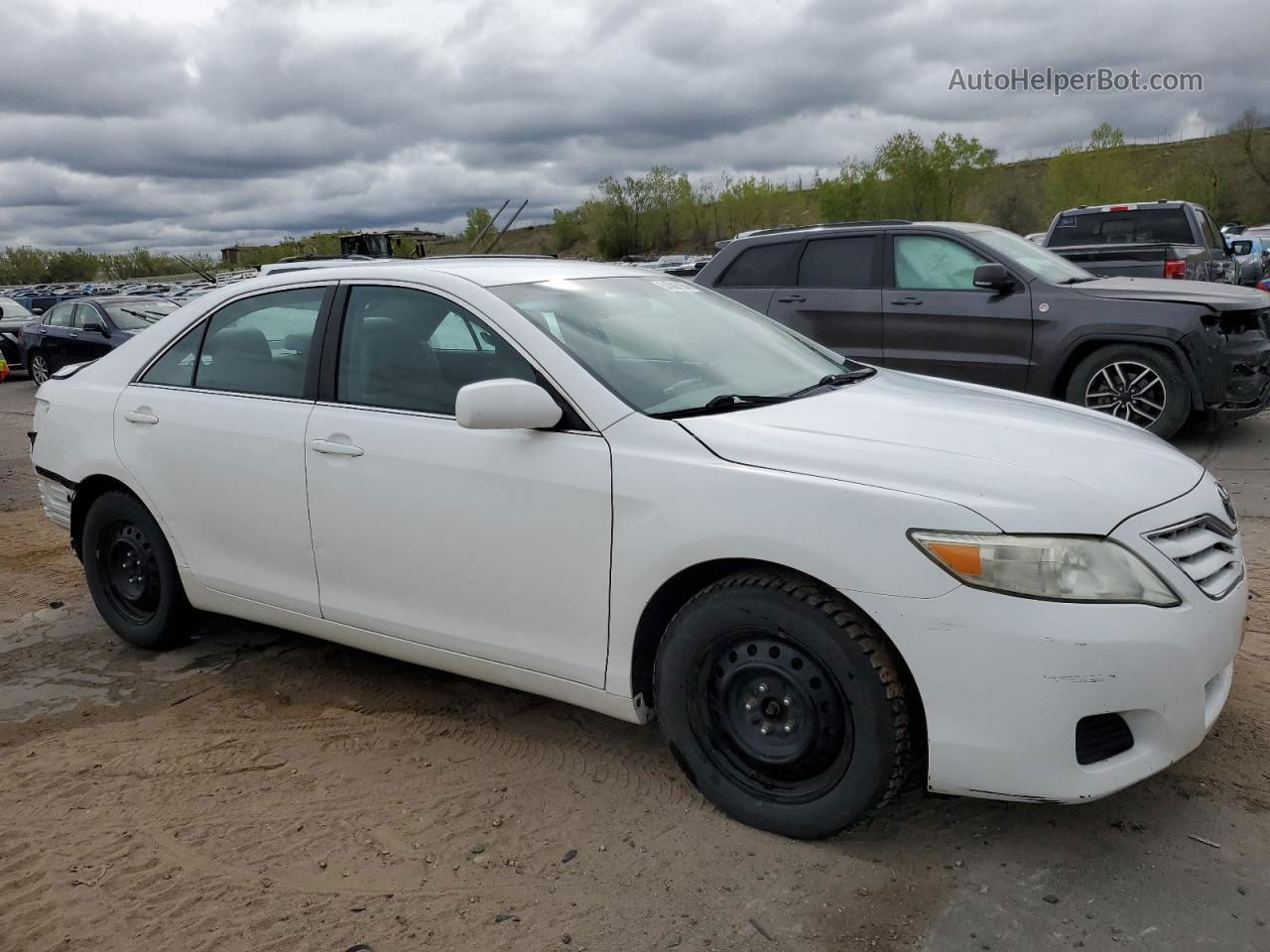 2011 Toyota Camry Base White vin: 4T1BF3EKXBU748765