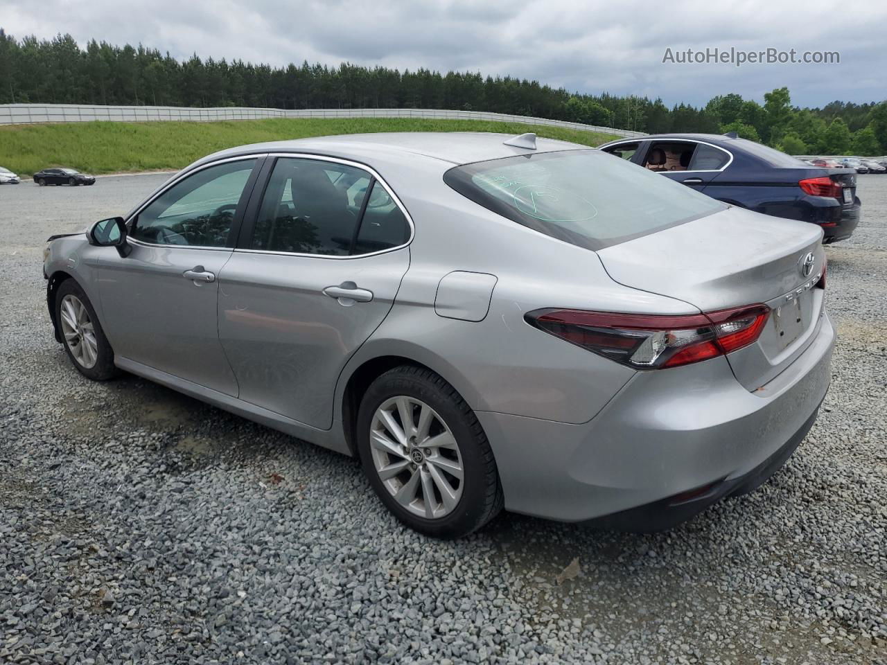 2021 Toyota Camry Le Серебряный vin: 4T1C11AK0MU451908