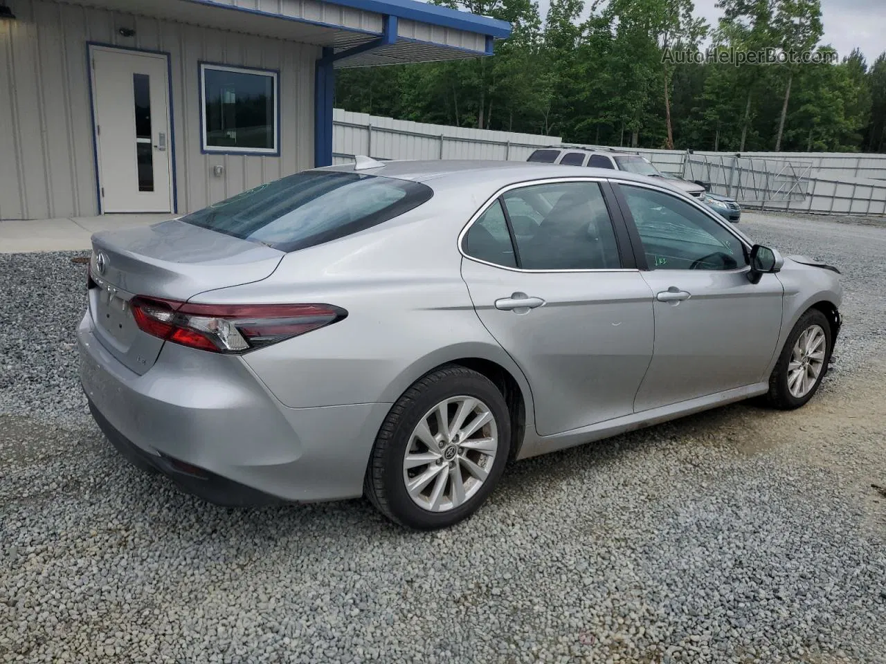 2021 Toyota Camry Le Silver vin: 4T1C11AK0MU451908