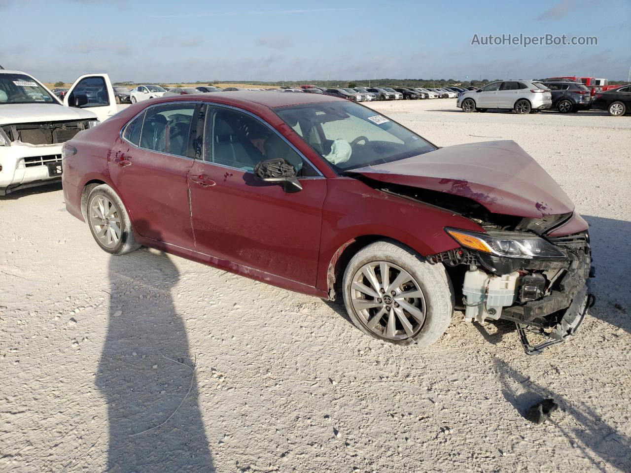 2021 Toyota Camry Le Red vin: 4T1C11AK0MU478834