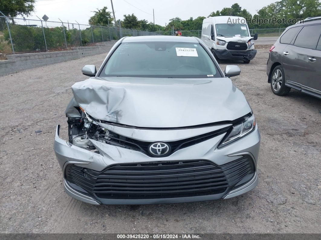 2021 Toyota Camry Le Silver vin: 4T1C11AK1MU482925