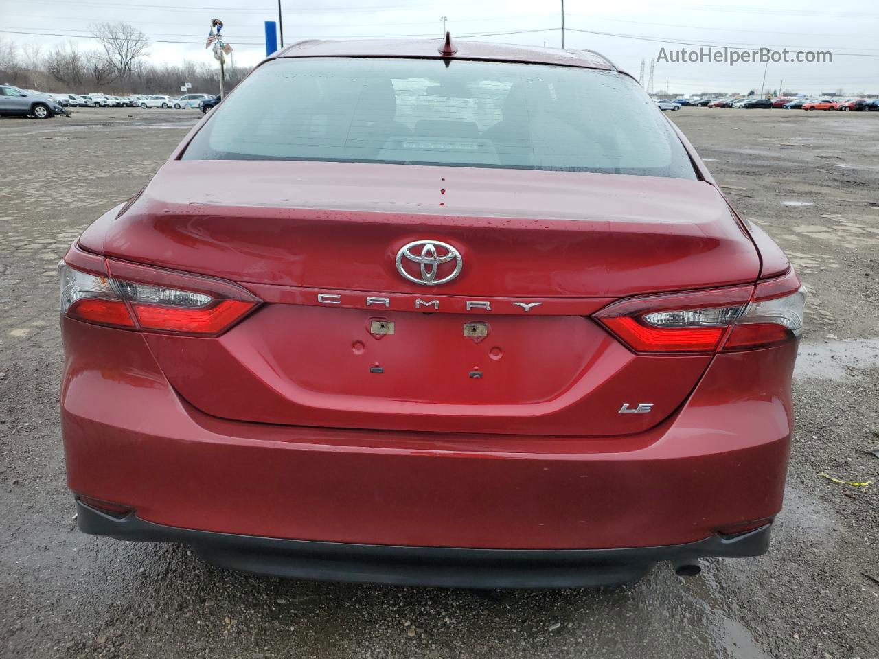 2021 Toyota Camry Le Red vin: 4T1C11AK1MU585133