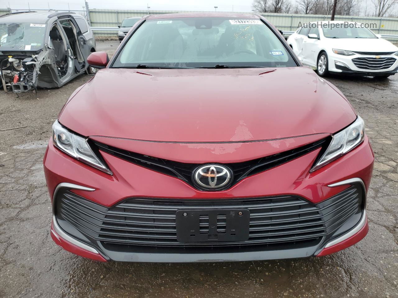 2021 Toyota Camry Le Red vin: 4T1C11AK1MU585133