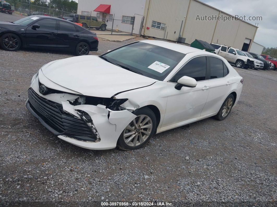 2021 Toyota Camry Le White vin: 4T1C11AK2MU464417