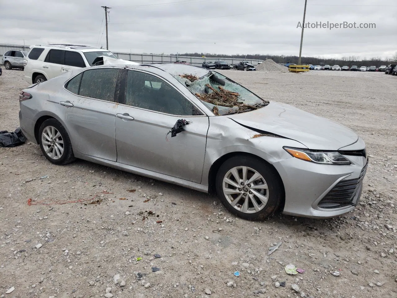 2021 Toyota Camry Le Серебряный vin: 4T1C11AK2MU494078