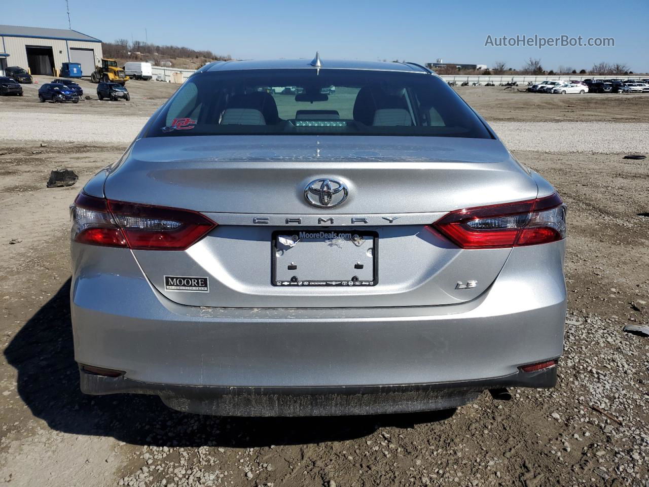 2021 Toyota Camry Le Серебряный vin: 4T1C11AK3MU406624