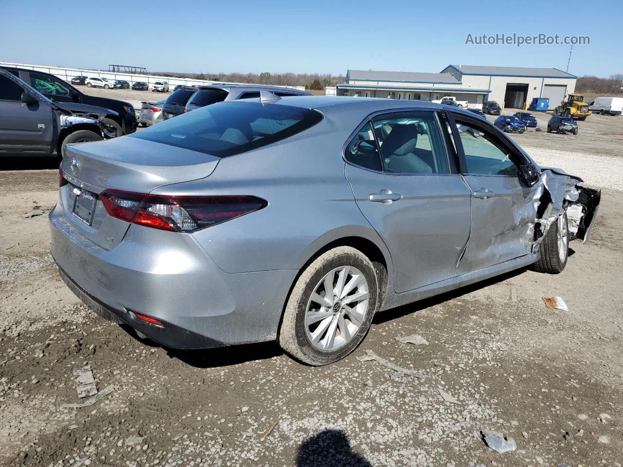 2021 Toyota Camry Le Серебряный vin: 4T1C11AK3MU406624