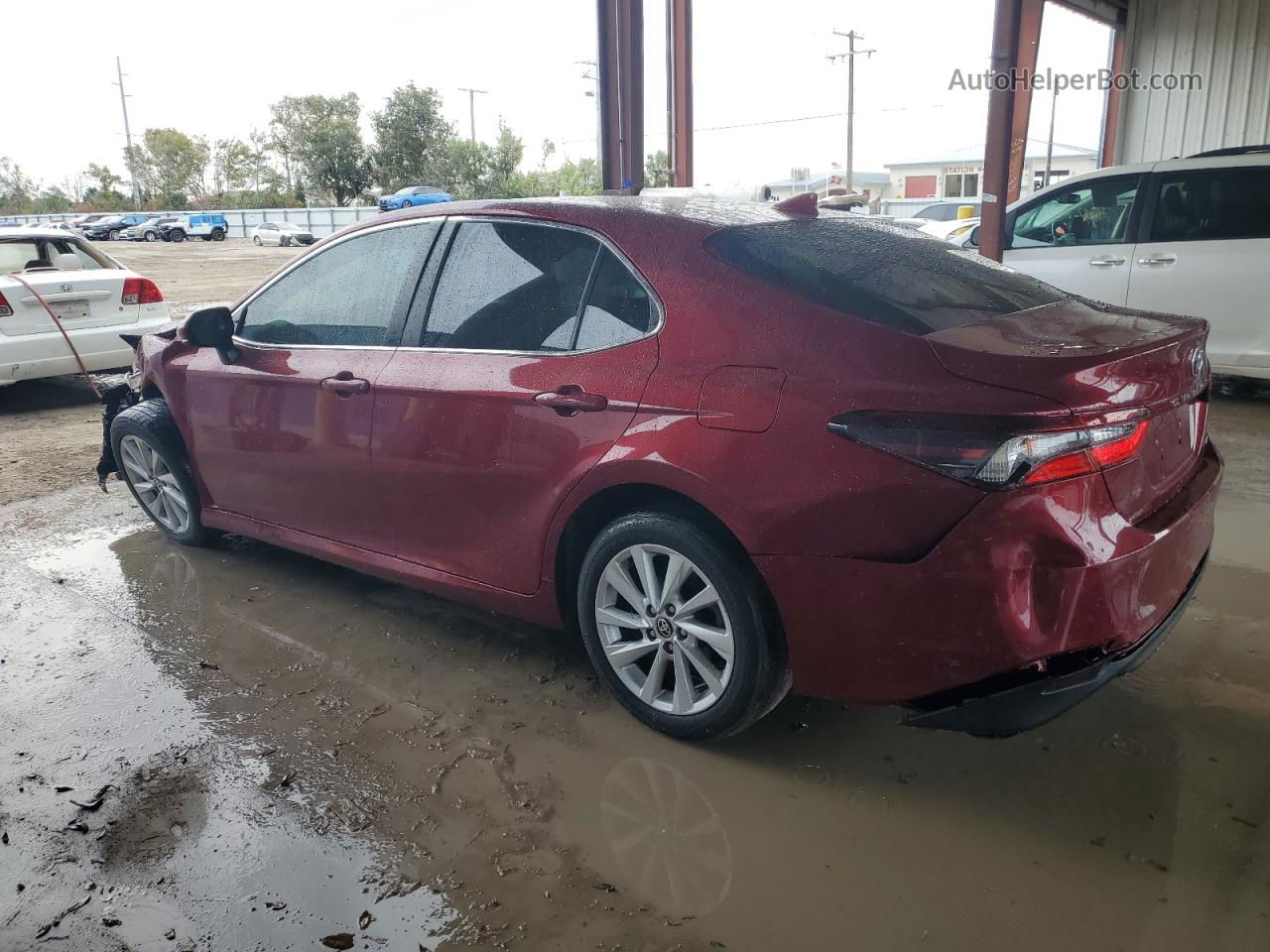 2021 Toyota Camry Le Красный vin: 4T1C11AK3MU465401