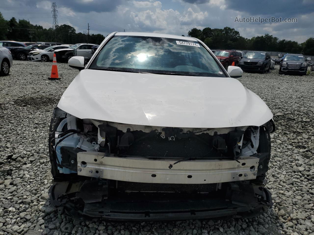 2021 Toyota Camry Le White vin: 4T1C11AK3MU536743