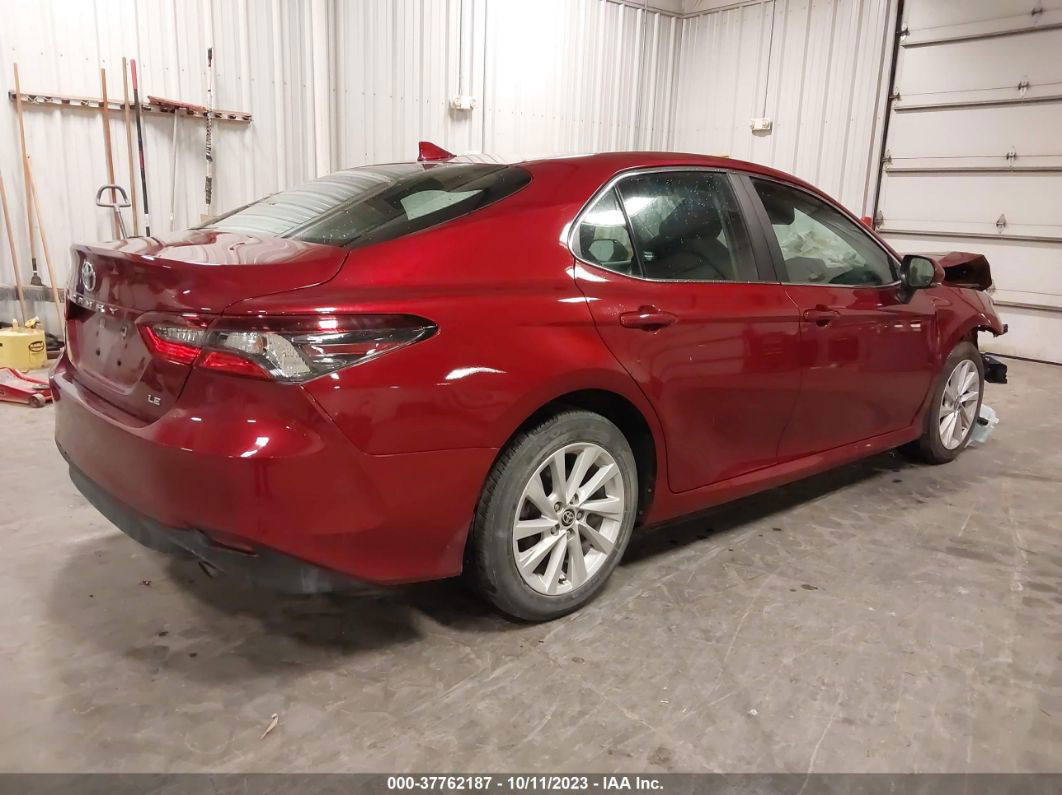 2021 Toyota Camry Le Red vin: 4T1C11AK3MU537276