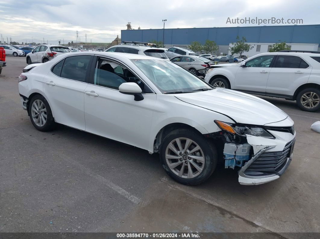 2021 Toyota Camry Le Белый vin: 4T1C11AK3MU567586