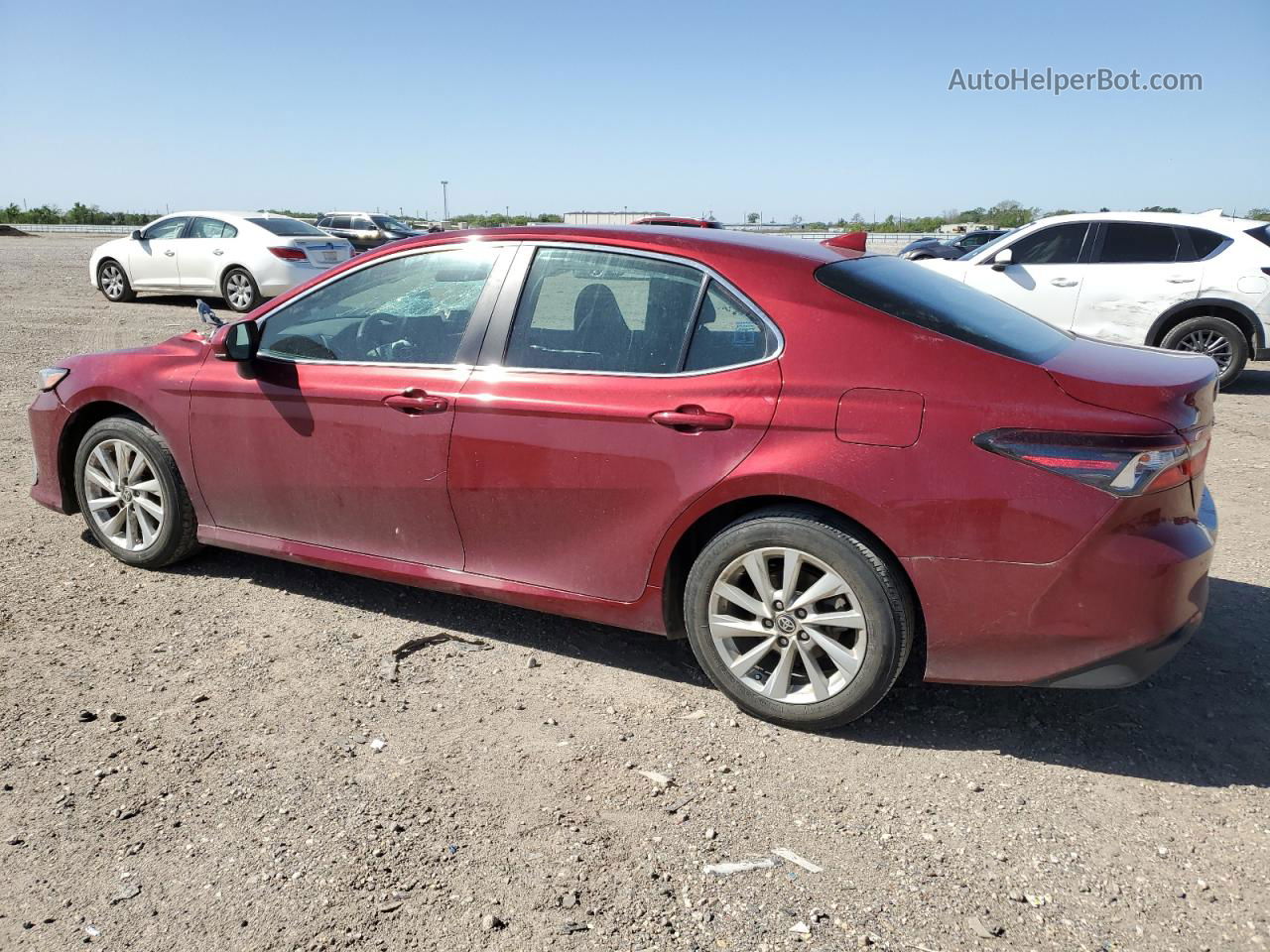 2021 Toyota Camry Le Red vin: 4T1C11AK4MU411279