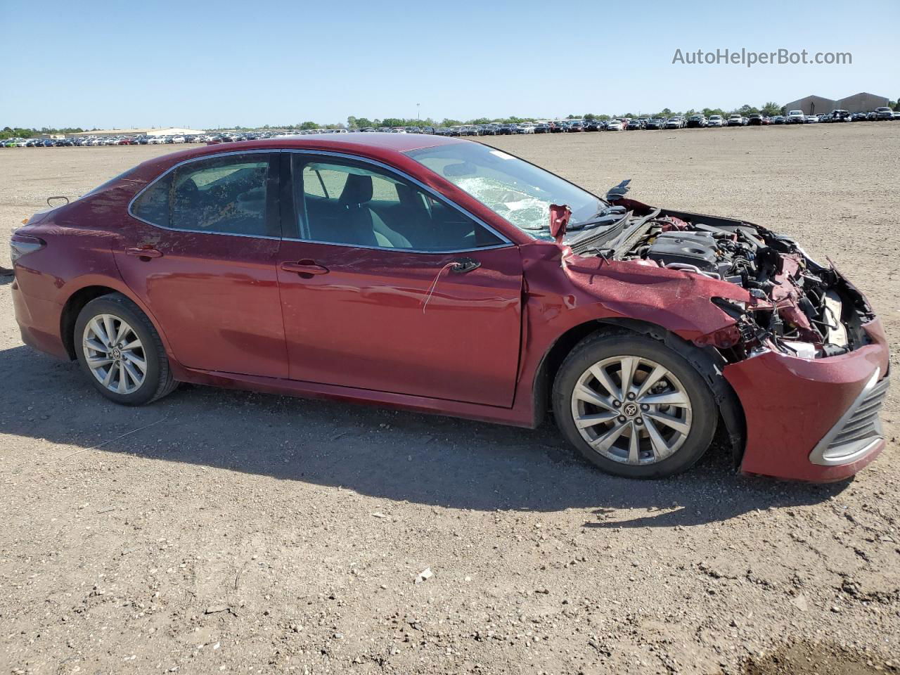 2021 Toyota Camry Le Red vin: 4T1C11AK4MU411279