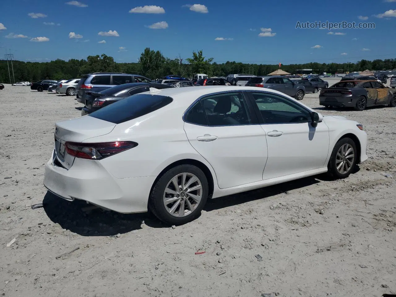 2021 Toyota Camry Le Белый vin: 4T1C11AK4MU462684