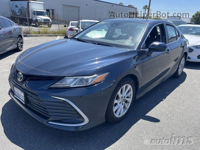 2021 Toyota Camry Le vin: 4T1C11AK4MU532202