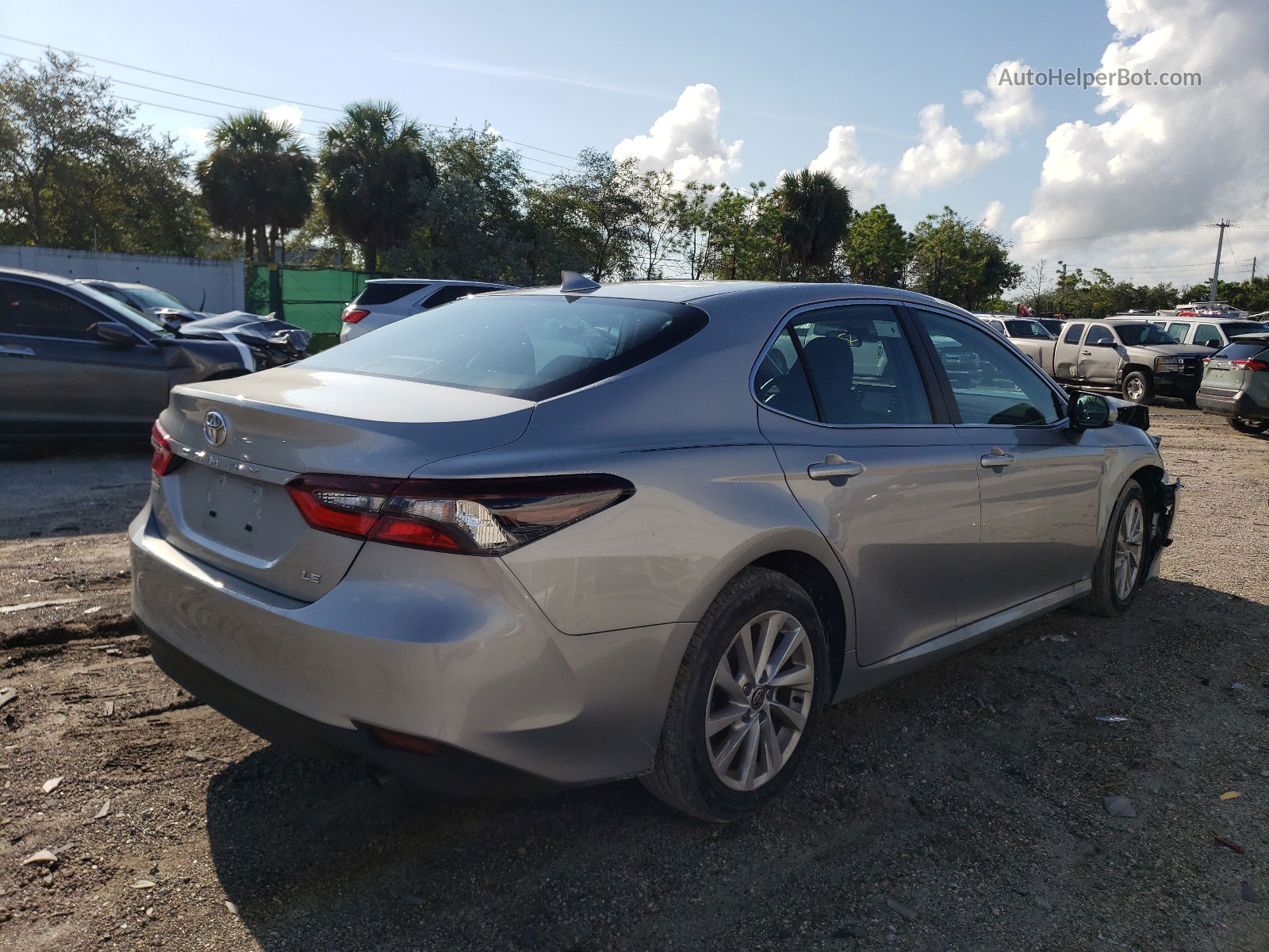 2021 Toyota Camry Le Серебряный vin: 4T1C11AK5MU451354