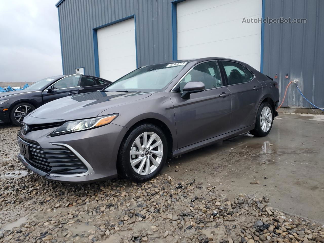 2021 Toyota Camry Le Gray vin: 4T1C11AK5MU597348