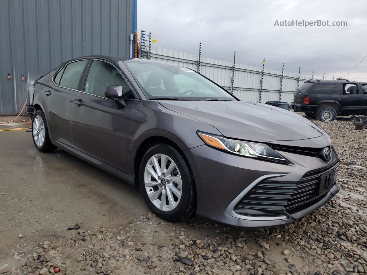 2021 Toyota Camry Le Gray vin: 4T1C11AK5MU597348