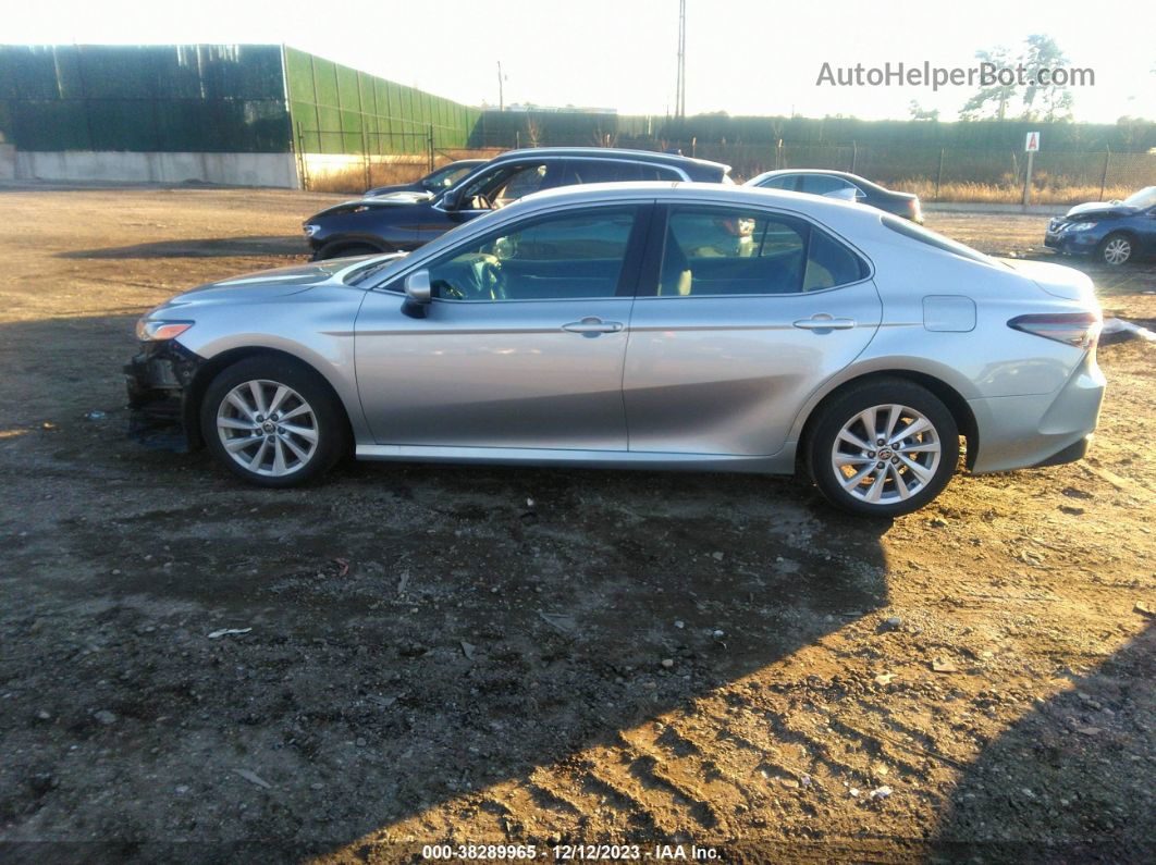 2021 Toyota Camry Le Silver vin: 4T1C11AK6MU428696