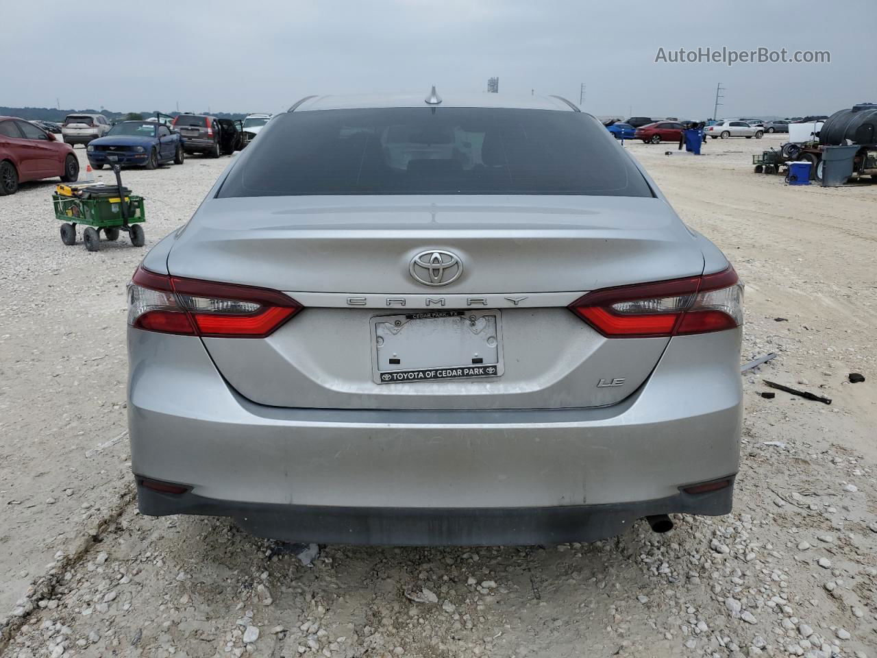 2021 Toyota Camry Le Silver vin: 4T1C11AK6MU604937