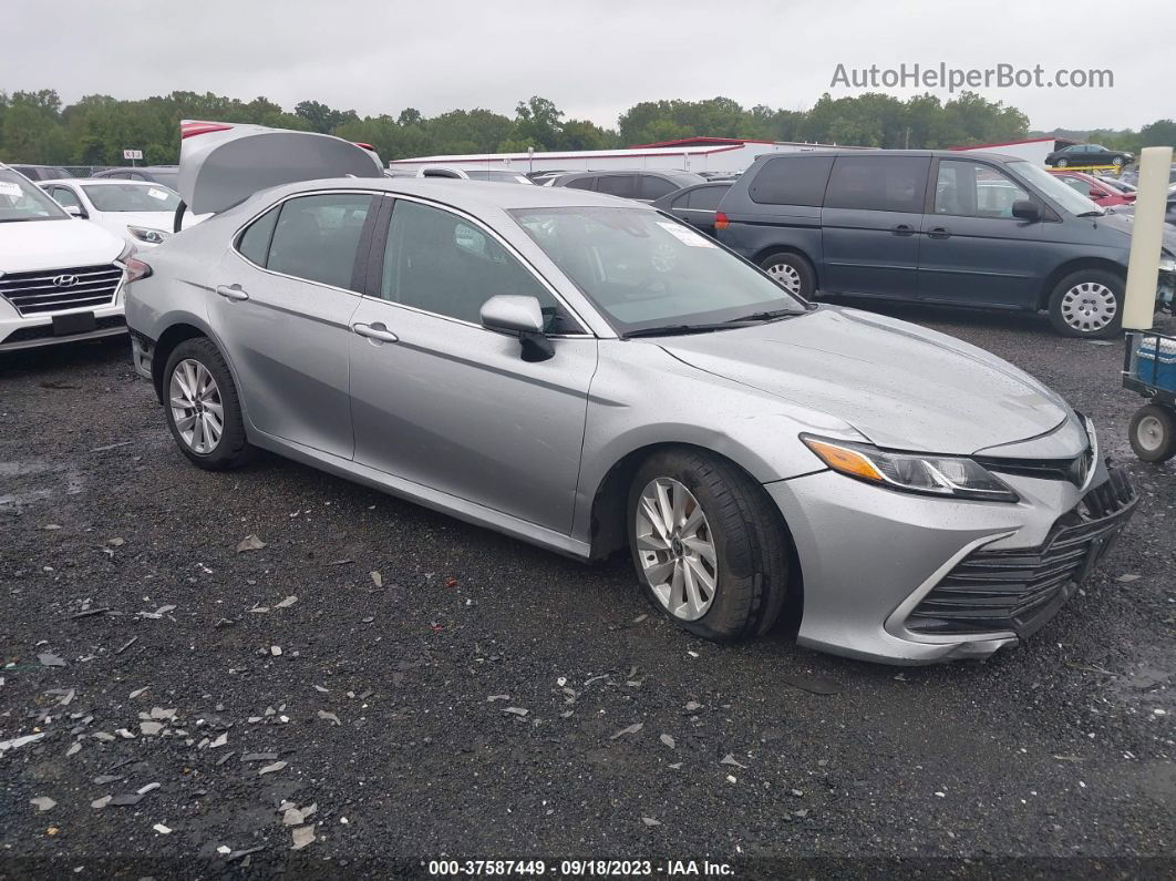 2021 Toyota Camry Le Silver vin: 4T1C11AK7MU462193