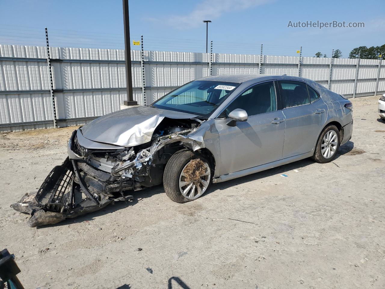 2021 Toyota Camry Le Silver vin: 4T1C11AK8MU544997