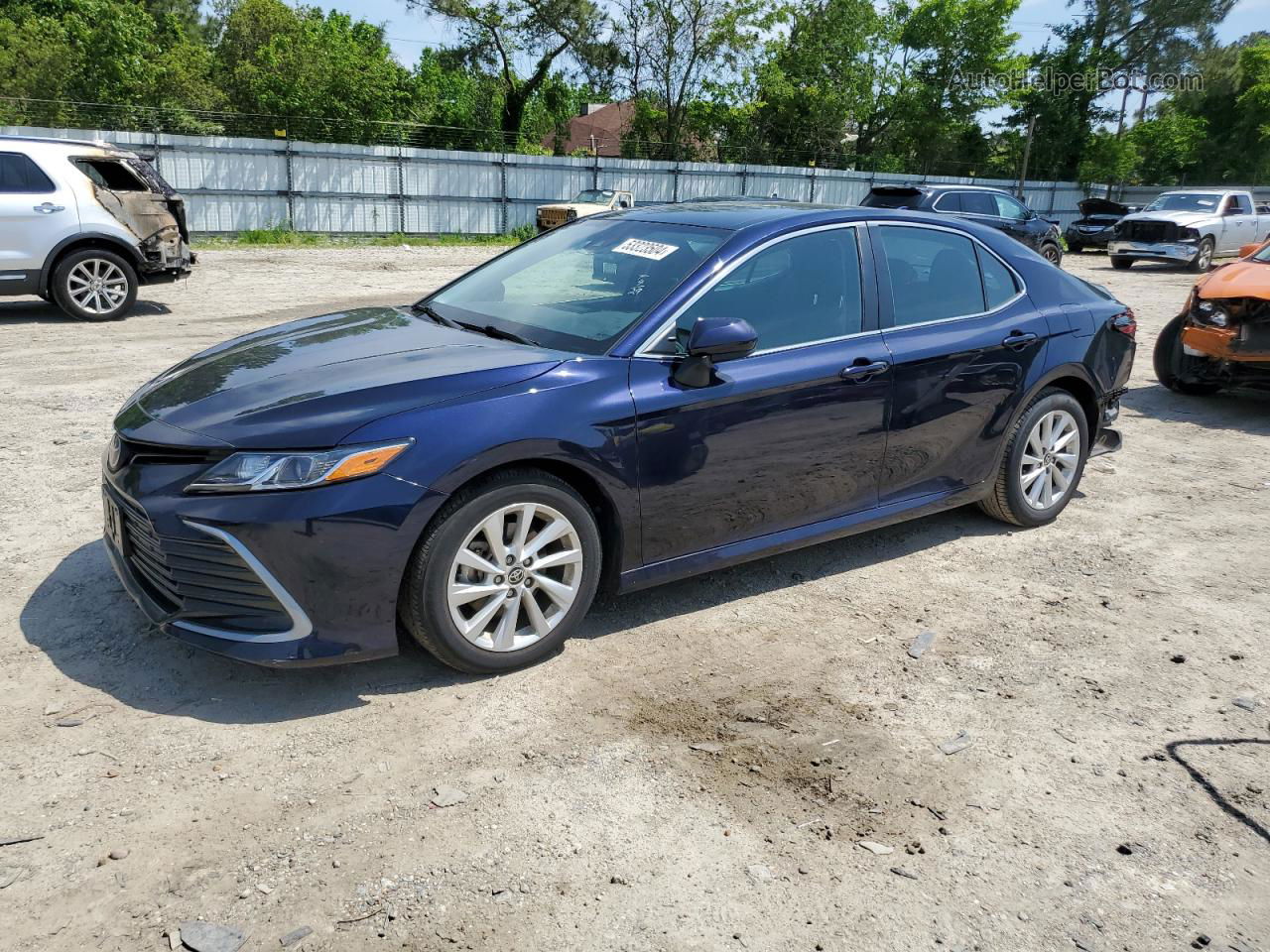 2021 Toyota Camry Le Blue vin: 4T1C11AK8MU549407