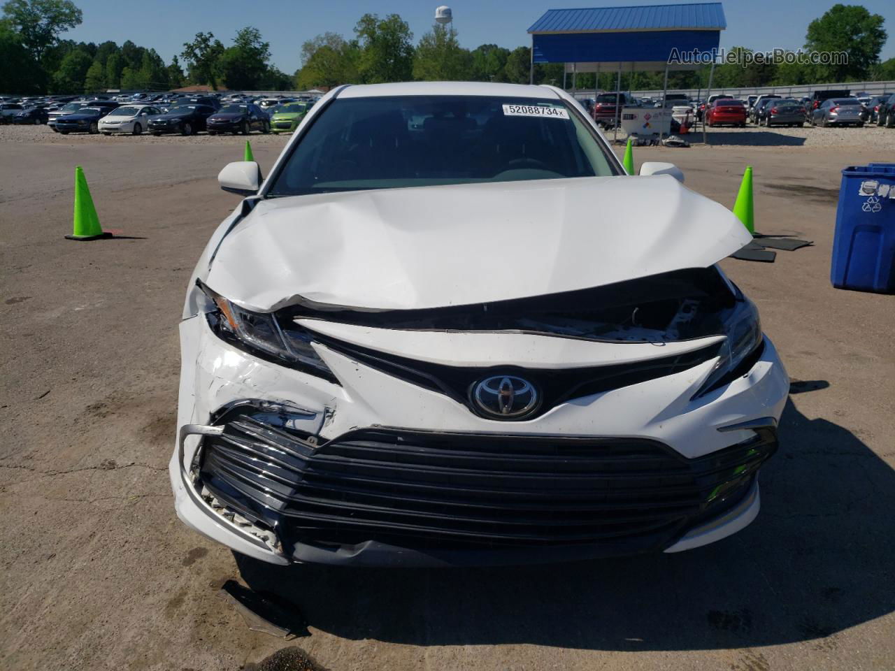 2021 Toyota Camry Le White vin: 4T1C11AK8MU565591