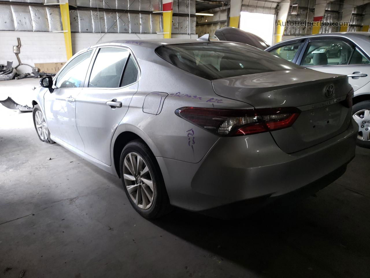 2021 Toyota Camry Le Gray vin: 4T1C11AK9MU547360