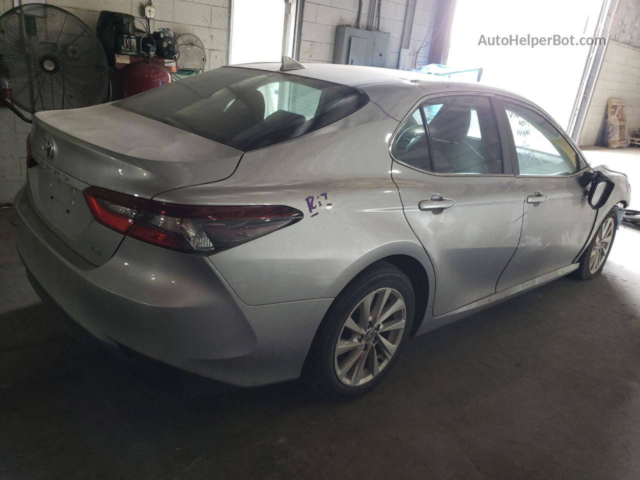 2021 Toyota Camry Le Gray vin: 4T1C11AK9MU547360