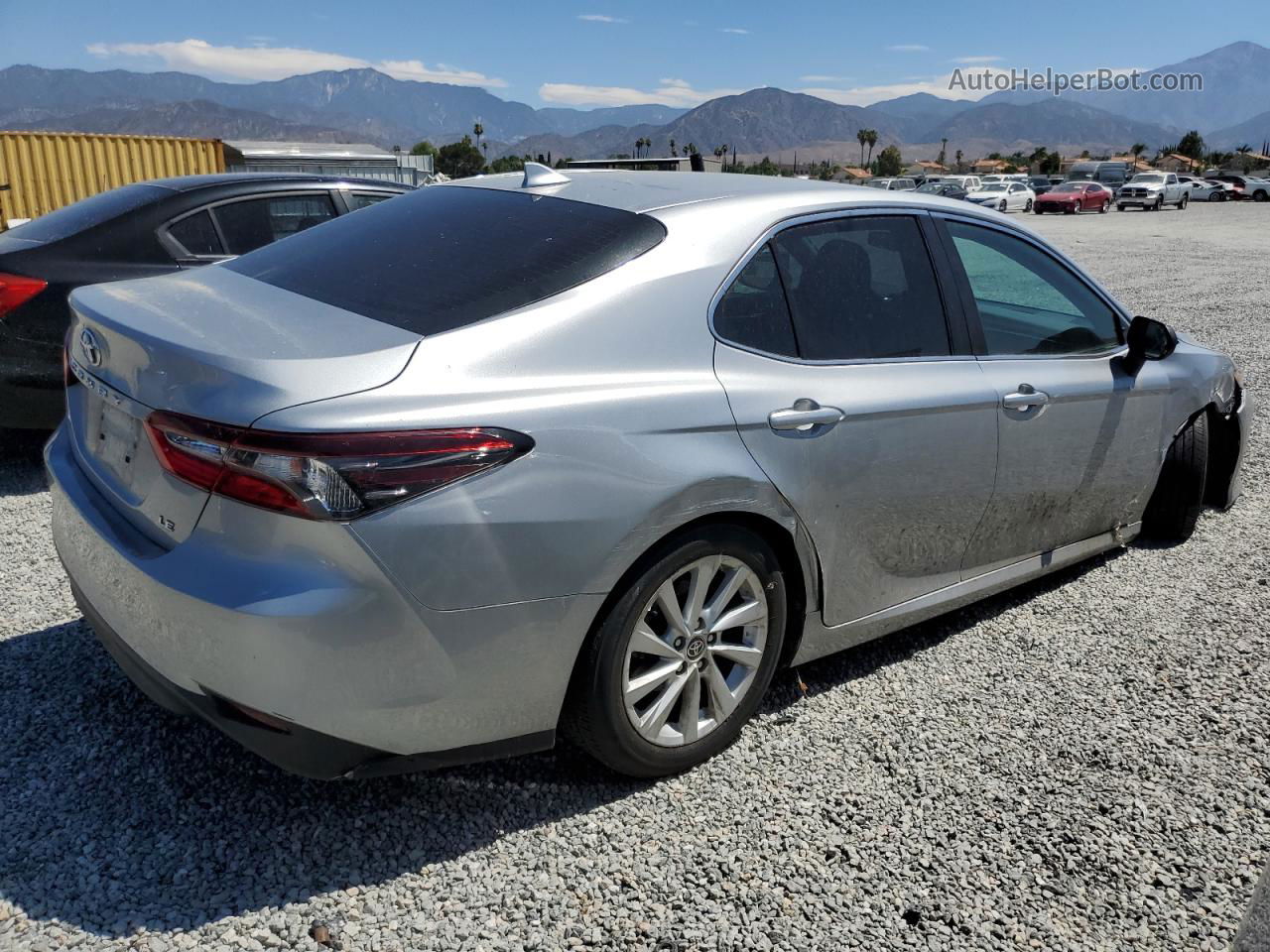 2021 Toyota Camry Le Silver vin: 4T1C11AKXMU571828