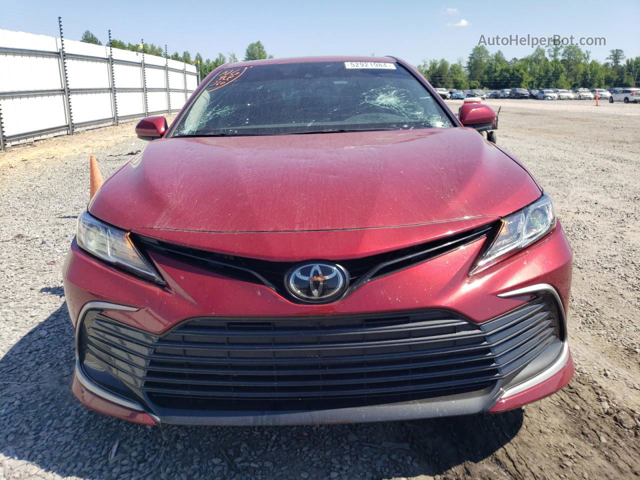 2021 Toyota Camry Le Red vin: 4T1C11AKXMU599578