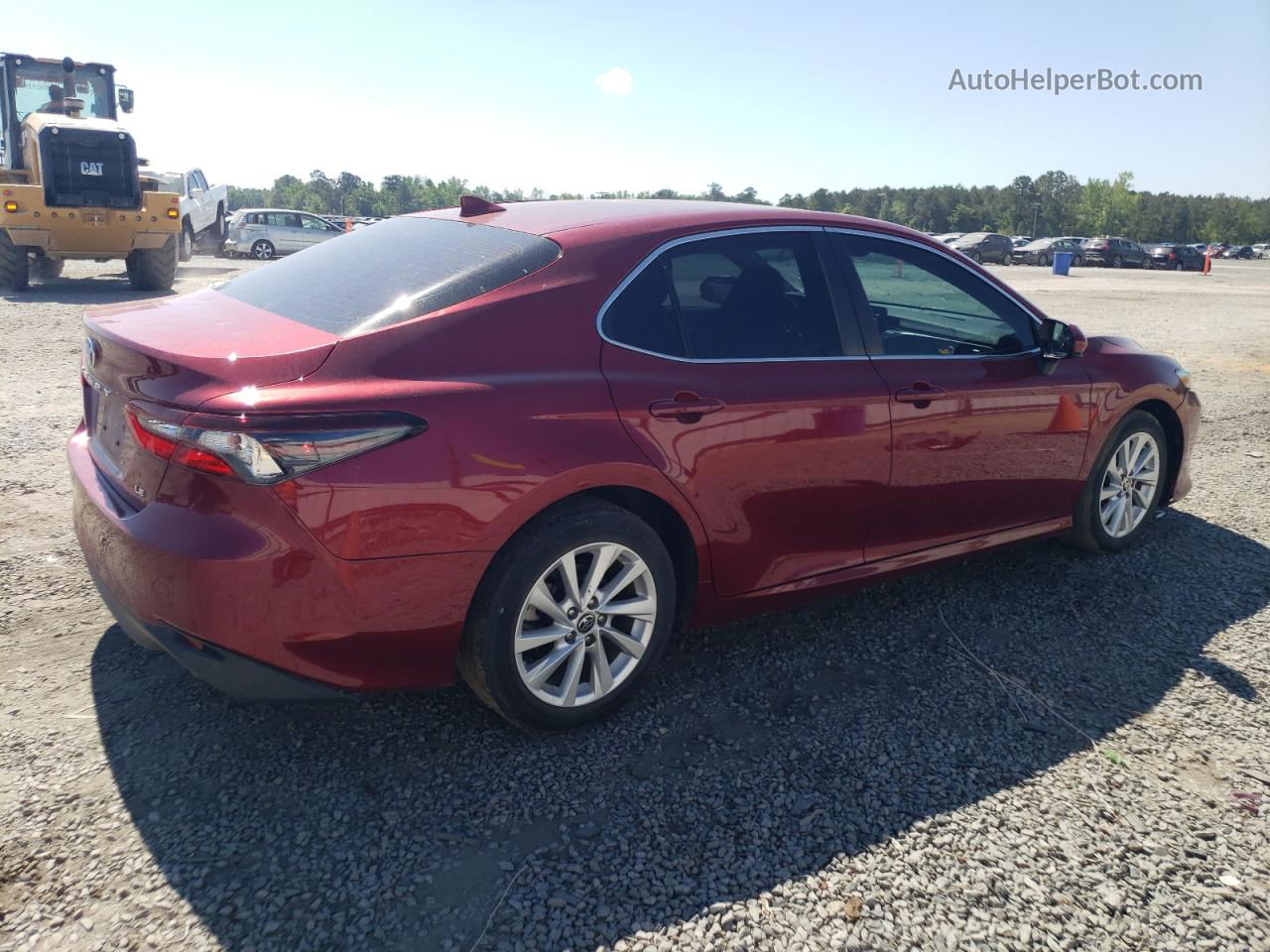 2021 Toyota Camry Le Red vin: 4T1C11AKXMU599578