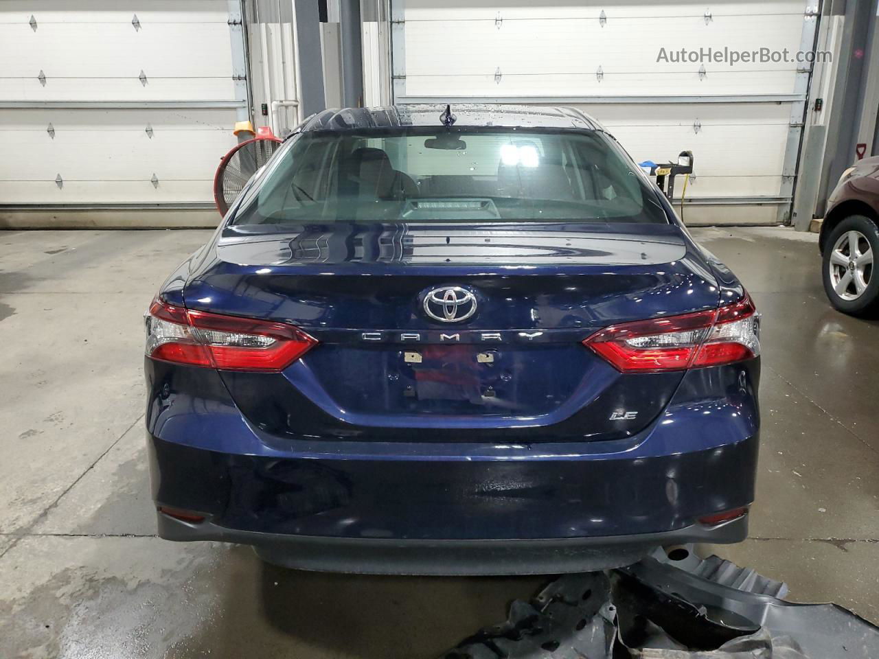 2021 Toyota Camry Le Blue vin: 4T1C11AKXMU610577