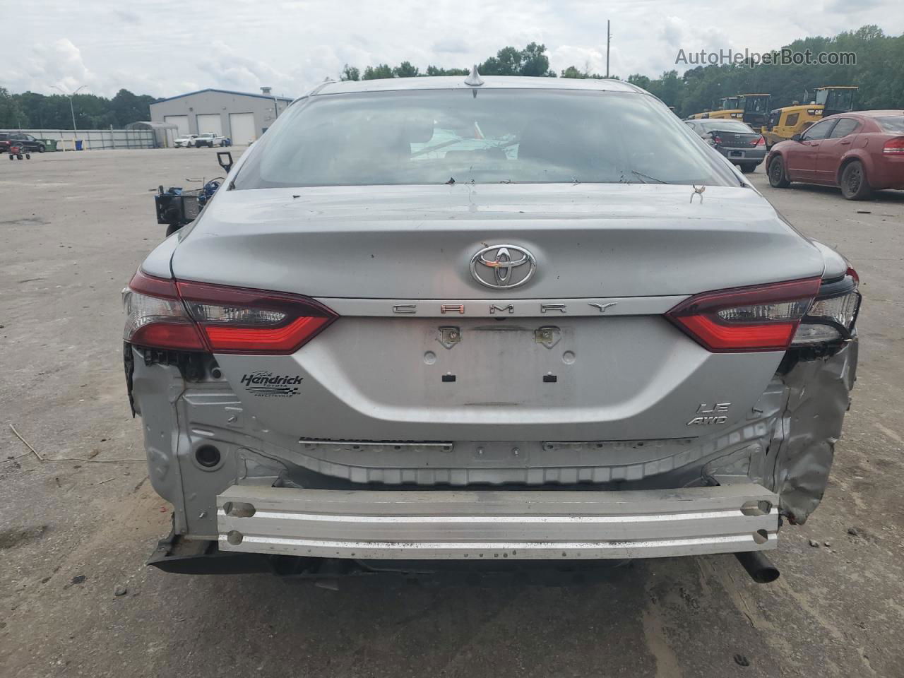 2021 Toyota Camry Le Silver vin: 4T1C11BK4MU028165