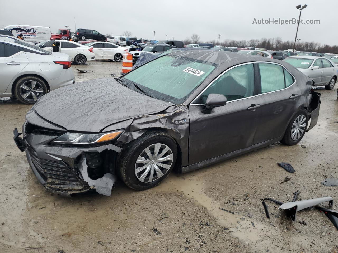 2021 Toyota Camry Le Charcoal vin: 4T1C31AK1MU027860