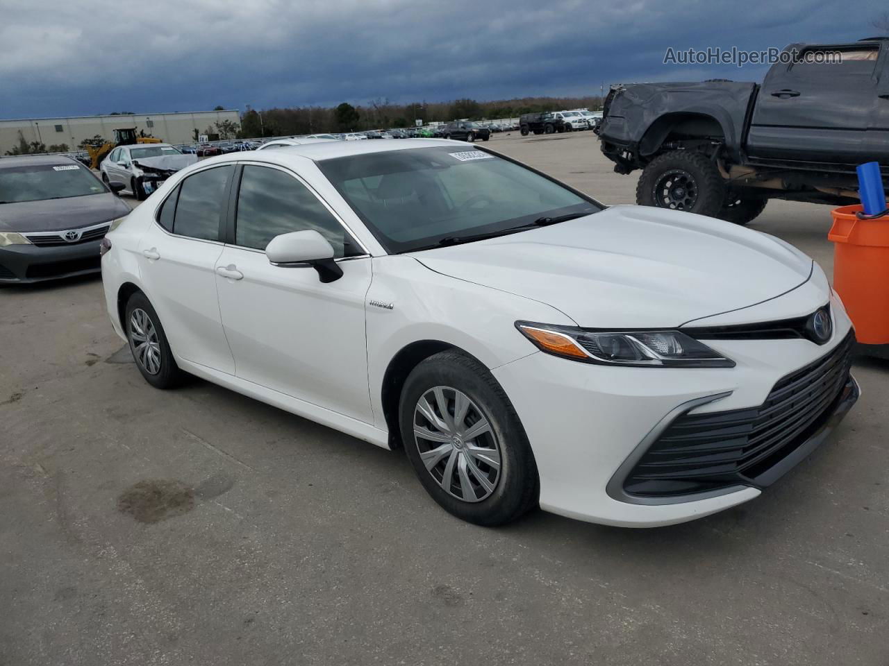 2021 Toyota Camry Le White vin: 4T1C31AK2MU567654