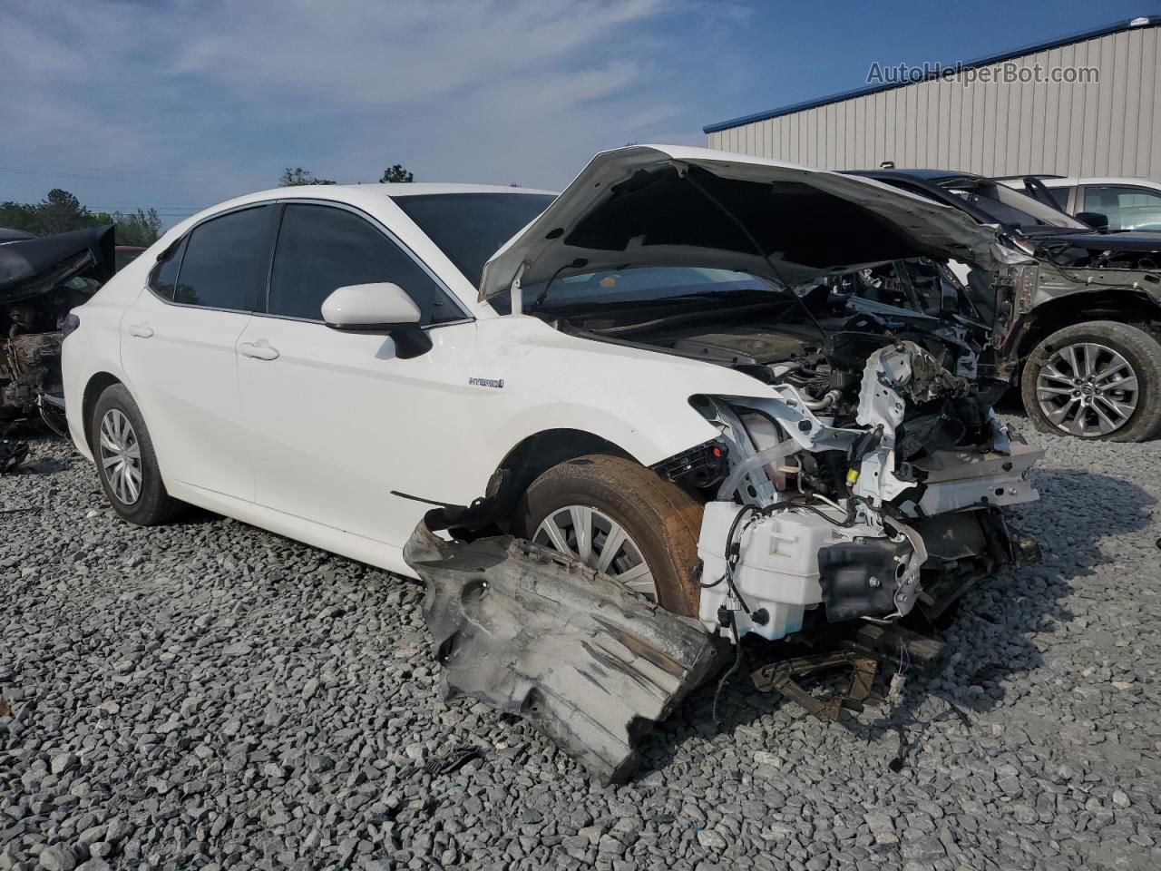 2021 Toyota Camry Le White vin: 4T1C31AK5MU031734