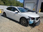 2021 Toyota Camry Xle White vin: 4T1F31AKXMU562022